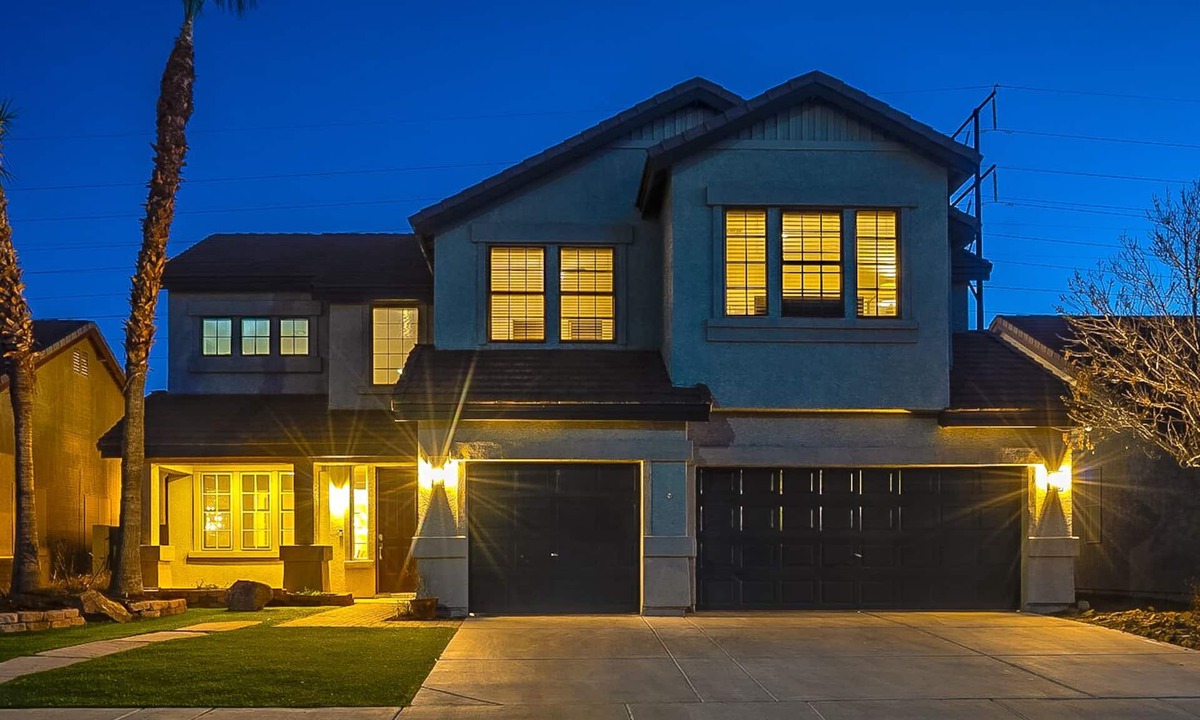 McCullough Hills House | Amazing 5 Bed/4 Bath Residence with Pool/Spa
