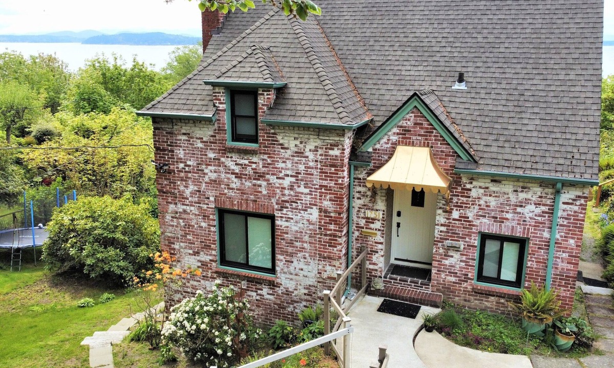 North Admiral House | Amazing and serene view house, art deco charmer, fully restored