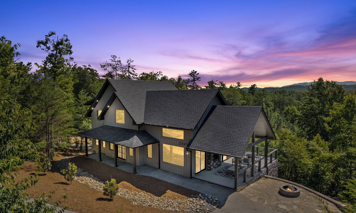 Gatlinburg - Pigeon Forge Cabin | Amazing Views, Indoor Pool, Basketball Hoop, Hot Tub, Pool & Poker Table