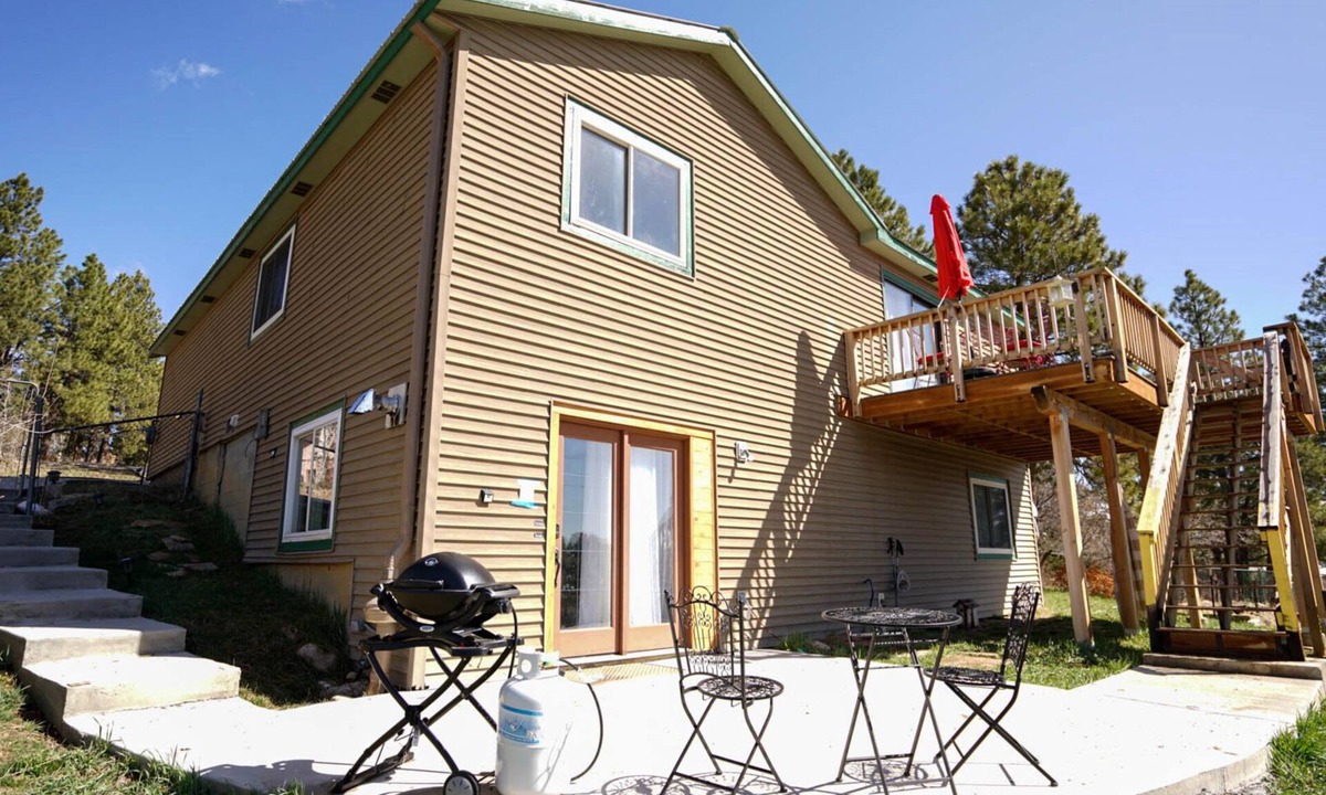 Durango Apartment | Animal Friendly Sunny Basement Suite near Durango