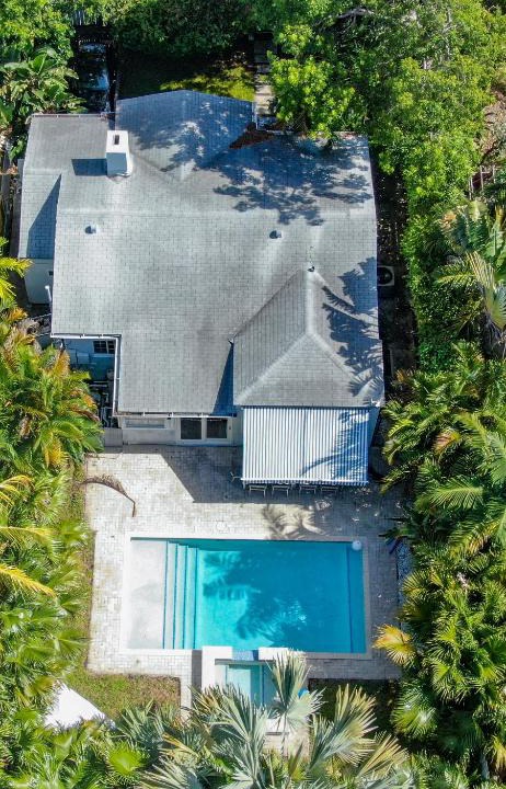 Buena Vista Villa | Art Deco Villa Heated Pool Jacuzzi Very Private house on a quite street close to Design District 10 minutes from the Beach -