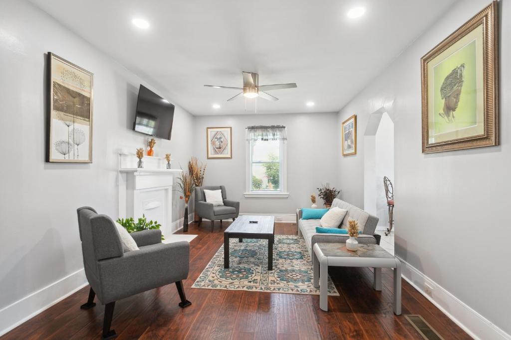 Jefferson Park House | ATL Home Close to Airport, Tyler Perry, Betline home
