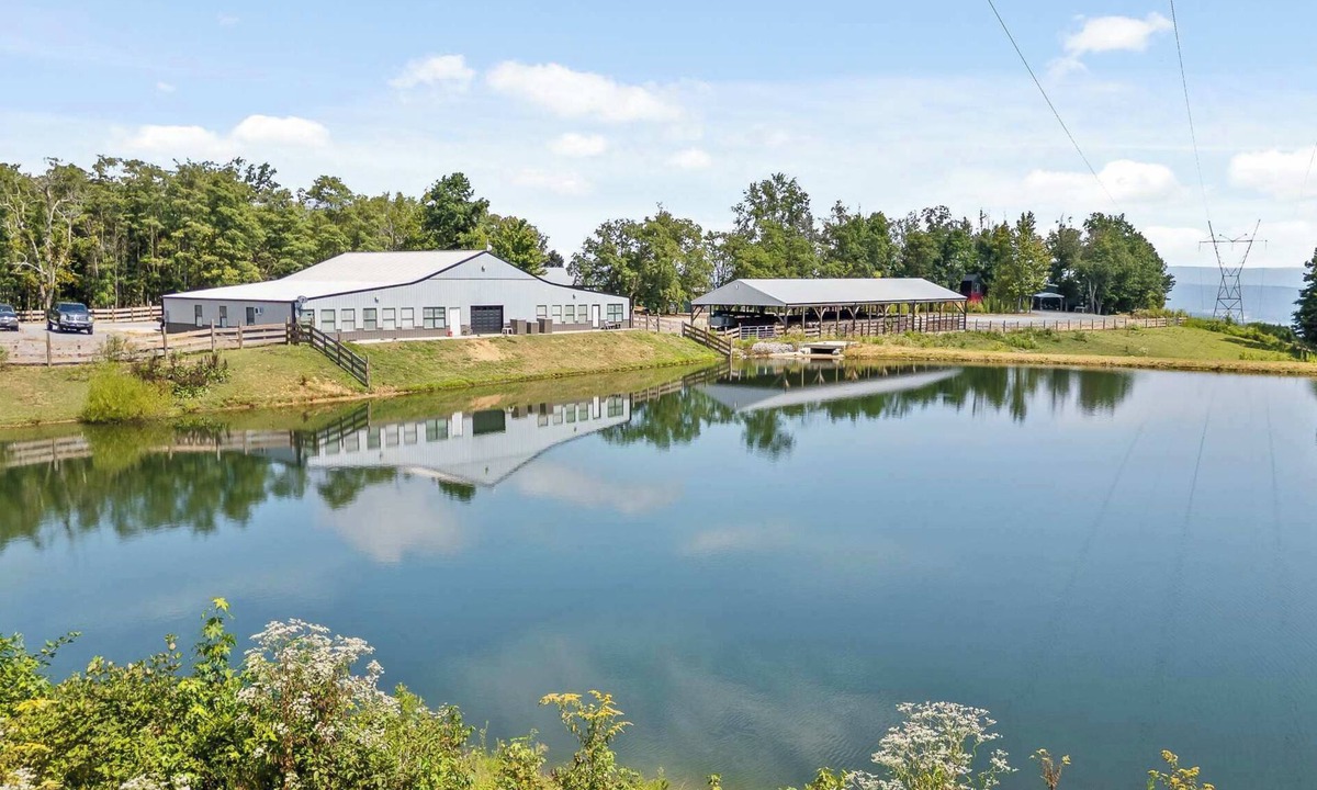 South Pittsburg Cabin | Attitude Adjustment Cabin with hot tub, fire pit, & indoor pool!