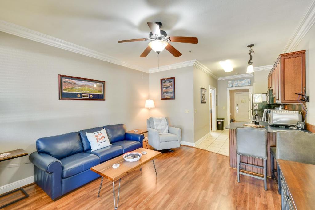 Auburn Apartment | Auburn Retreat with Balcony - Walk to Campus!