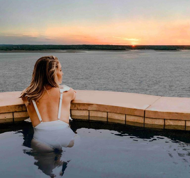 Eck Lane on the Lake Villa | AustinTeton's Sunset Cliff Resort on Lake Travis - PRIVATE WEDDING, EVENT, HEATED POOL, BOAT DOCK