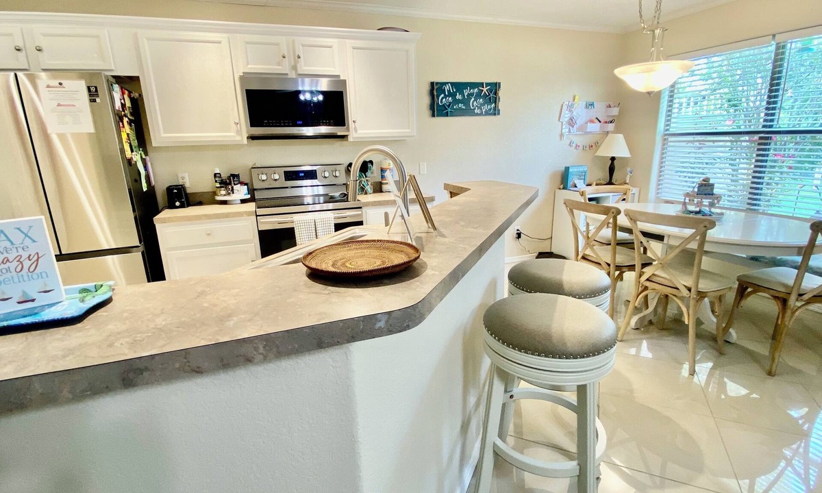 Laguna Vista Villa | Beach Vibes Only Villa- 10 PH