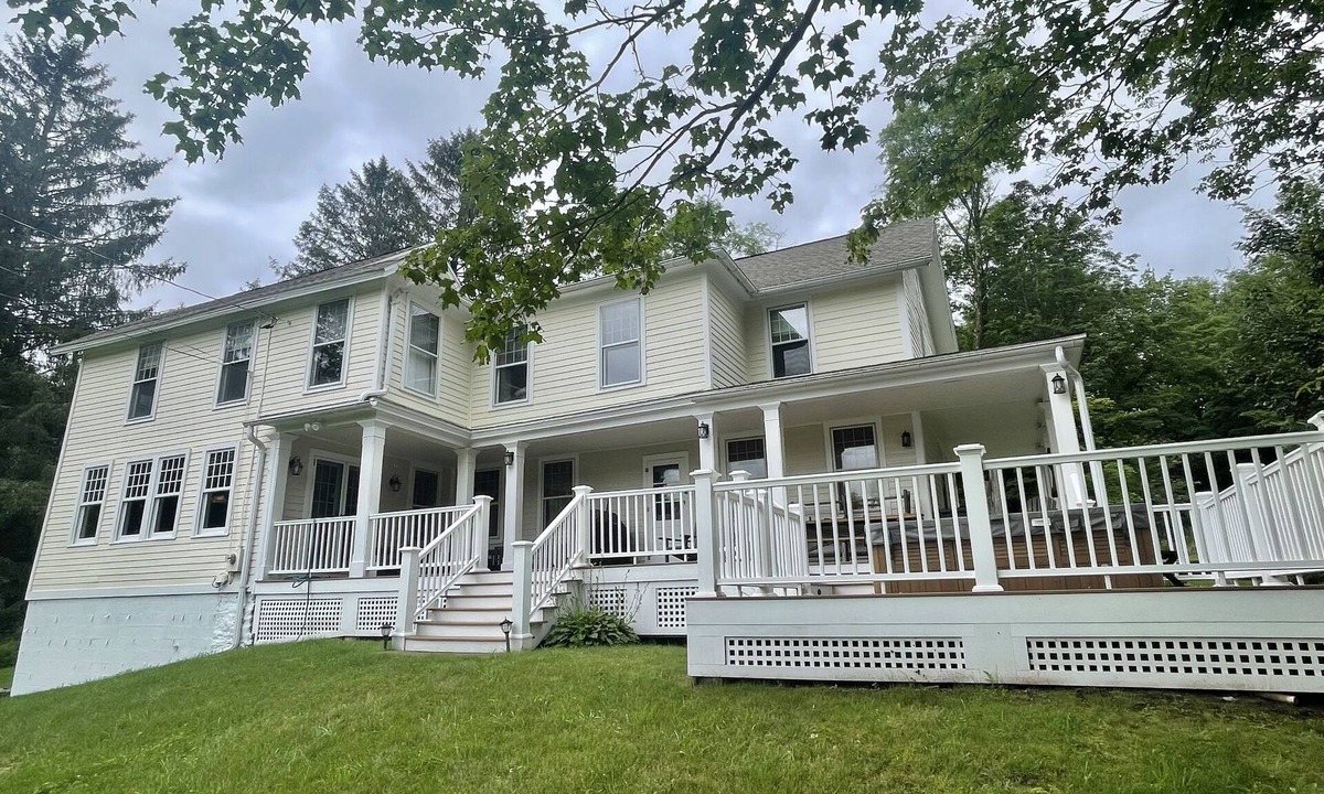 Maplecrest House | Beautiful Catskills country retreat -neighboring reservoir/recreation area