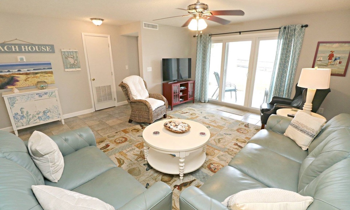 Crescent Beach Apartment | Beautiful, Ground Floor, Just Steps From the Pool & Beach! Also has Boat Ramp
