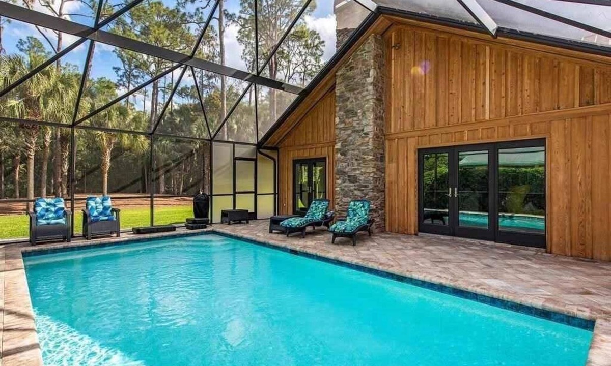 Central Naples House | Beautiful Home with Guest House and Saltwater Pool-4 miles to beach