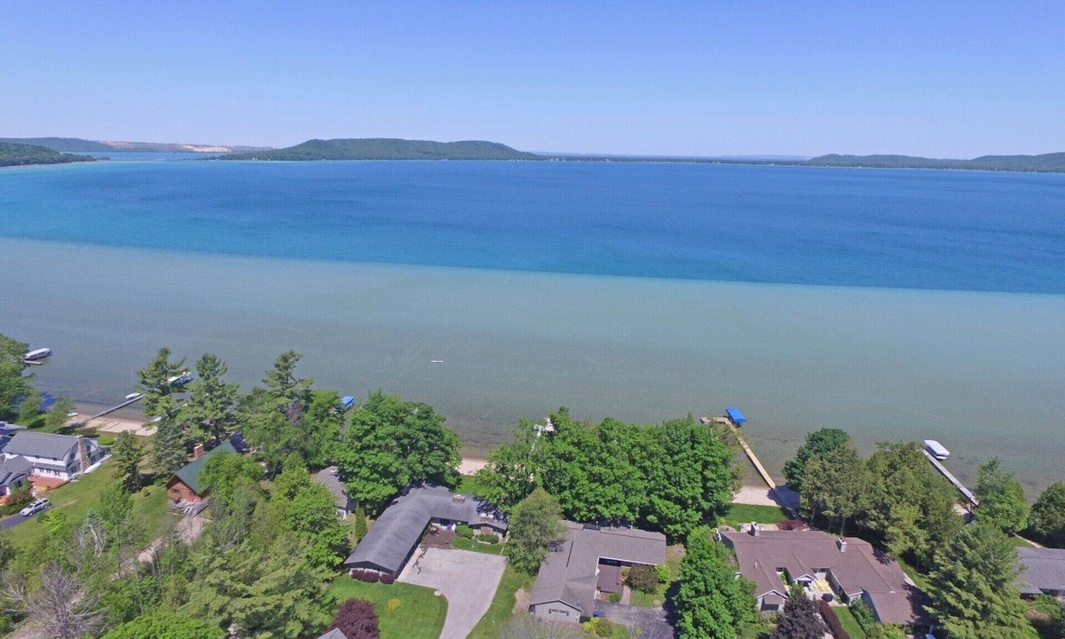 Maple City House | Beautiful Lakefront Home on the South Shore of Big Glen Lake