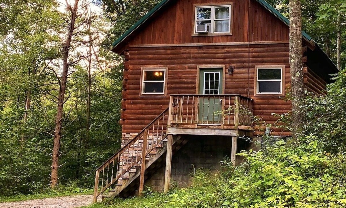 Logan Cabin | Beautiful Log Cabin For Romantic Getaways 20 Acres
