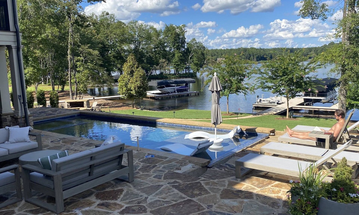 Lake Oconee House | Beautiful Spacious Lake Front Home in Cuscowilla