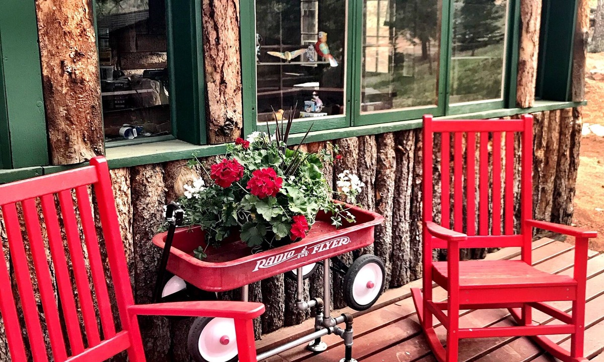 Green Mountain Falls Cabin | Beautiful Narnia on Pikes Peak - Your adventure begins here!