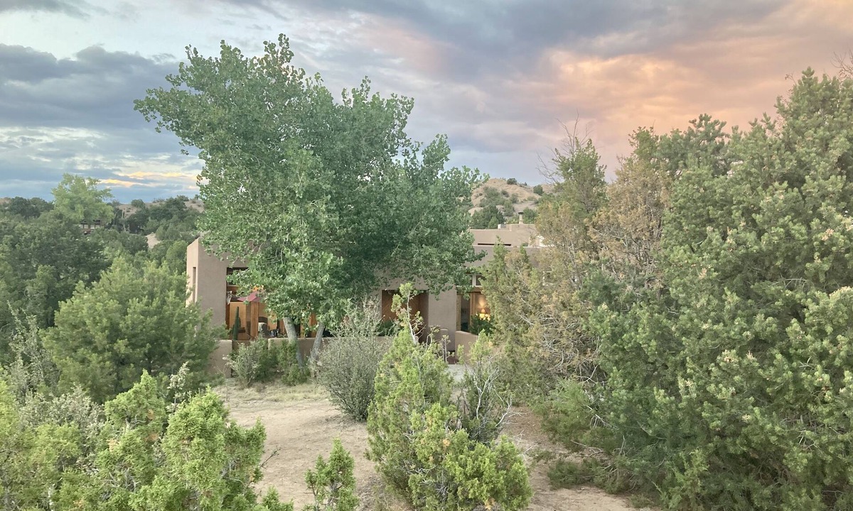 Nambe Pueblo Condo | Beautiful Views, Privacy, next to Four Seasons, 10 min to Plaza, nice decor