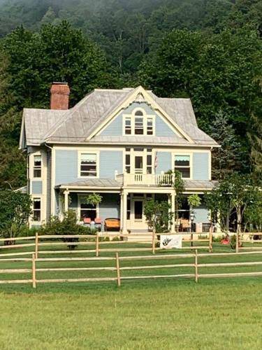 Davis Bed & Breakfast | Bed and breakfast ∙ 3 guests