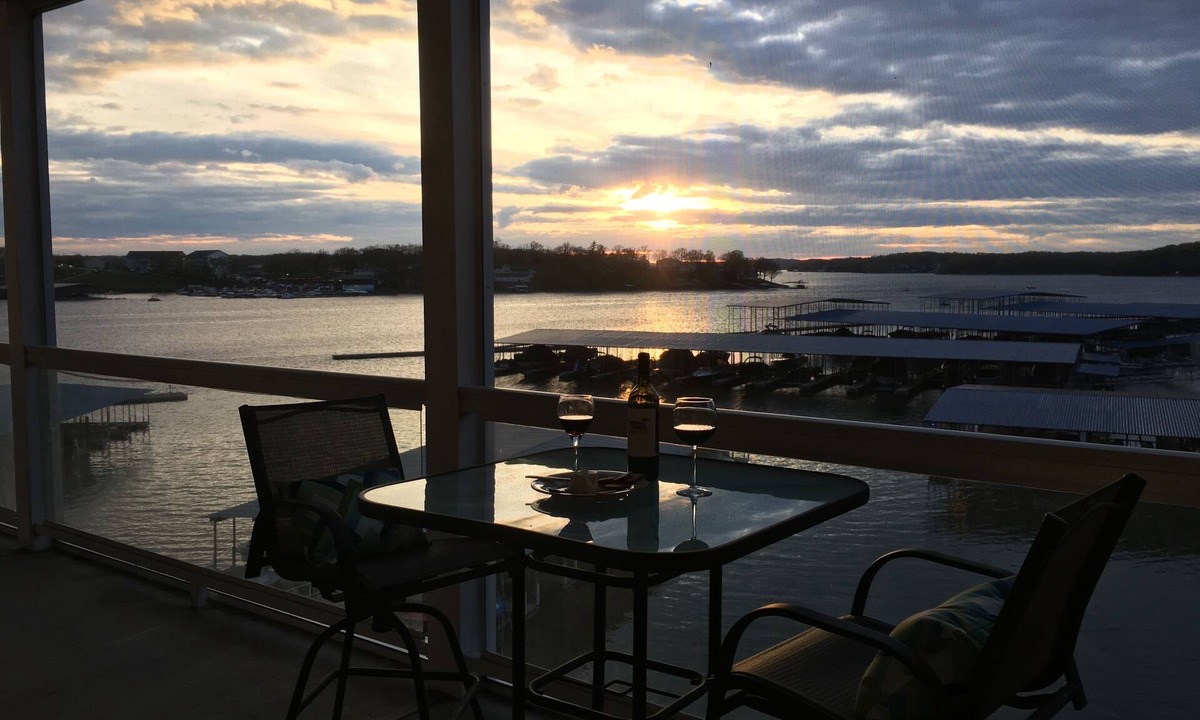 Osage Beach Condo | Believe 5 Star Reviews! Luxurious upscale Lands End Connecting condo. AmazingVi