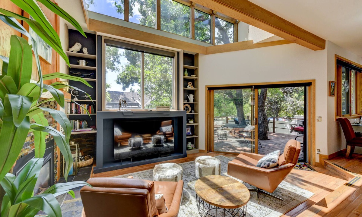 Central Boulder House | Best location- Pearl St (downtown), Views/Deck/Garage/Central AC/Gas Fireplace