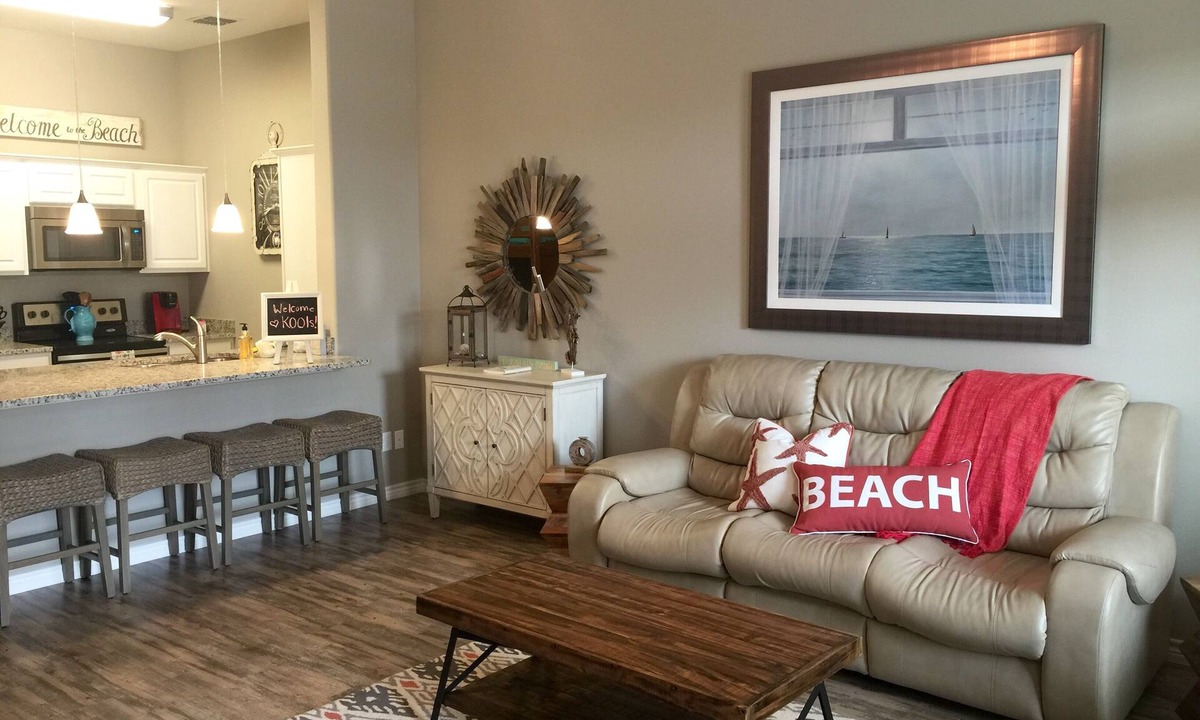 Corpus Christi House | Best pool on the Island! Walk to beach! & 10/10 Rated!