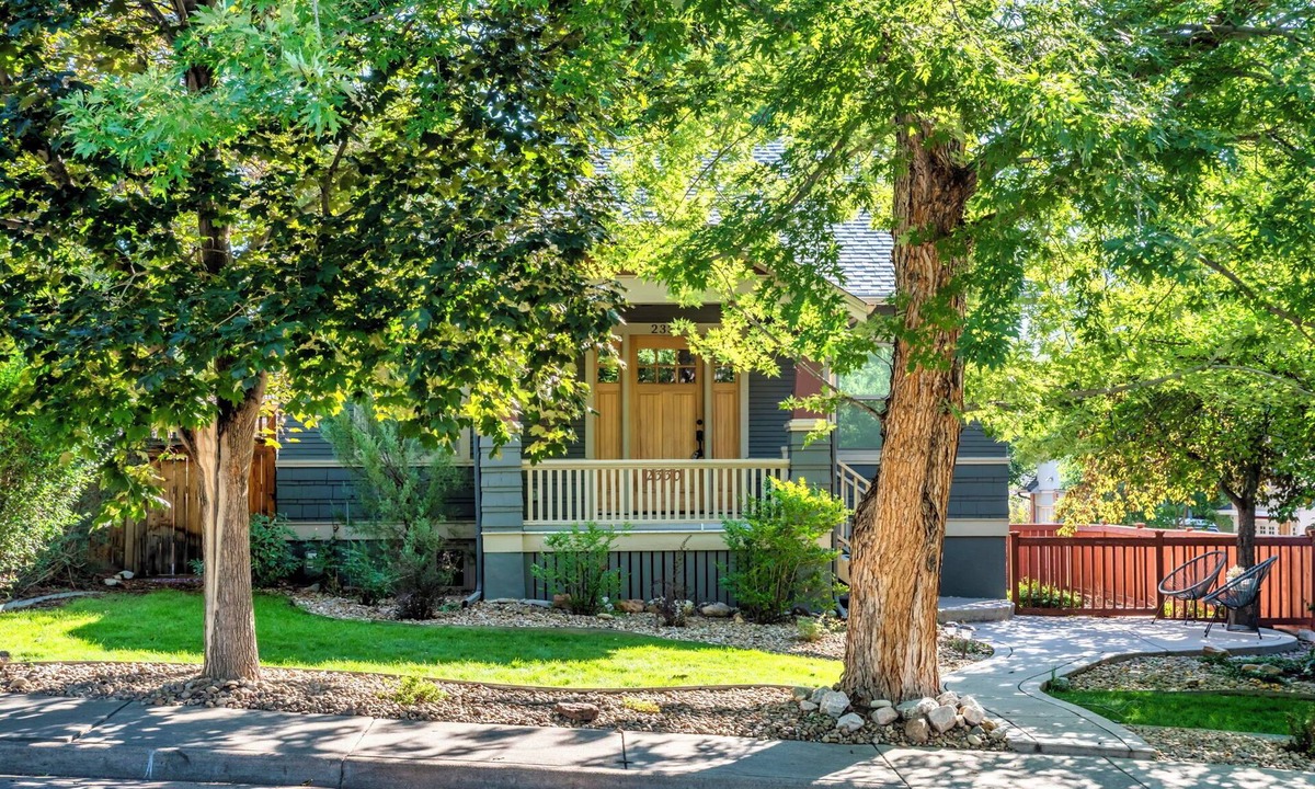 Whittier House | Boulder Bungalow IN TOWN Walk to Everything - SUNDANCE