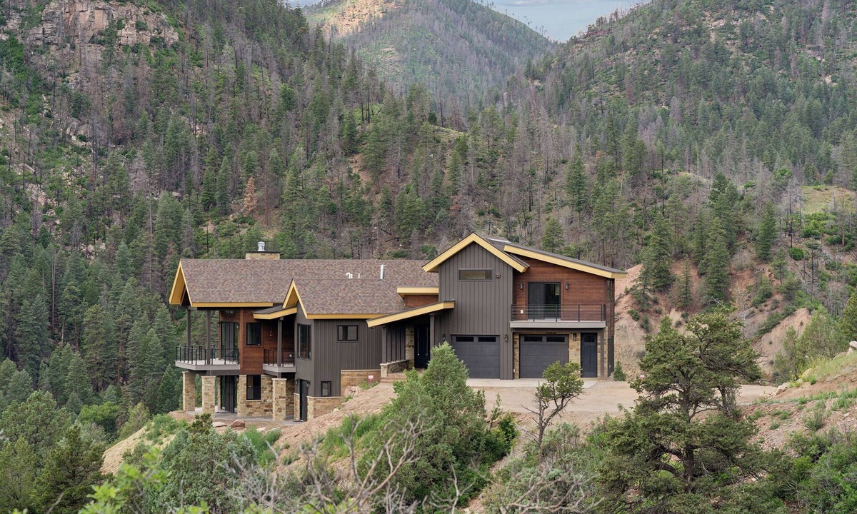 Hermosa House | Brand New Luxury Home near Durango with Stunning Views! Quick to Town or Ski