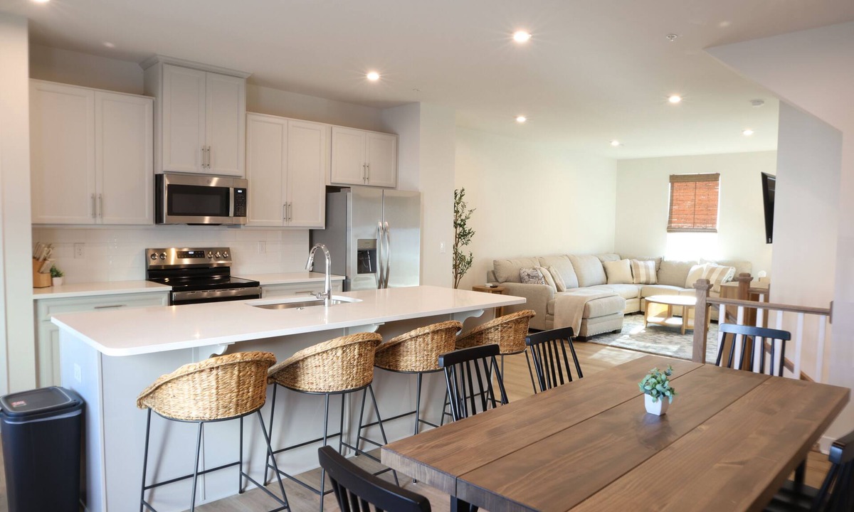 Bayside House | BRAND NEW: Upscale Townhome in Amenity Drenched, Luxury Community; Pools and Gym