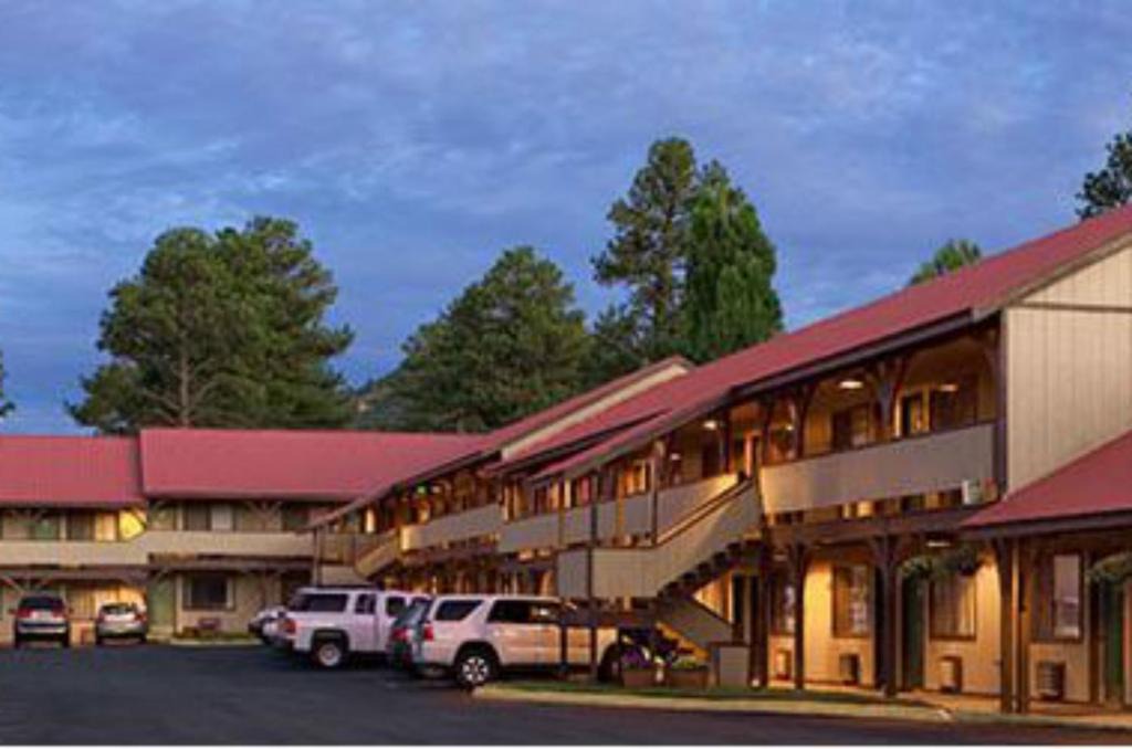 Chama Hotel | Branding Iron Motel