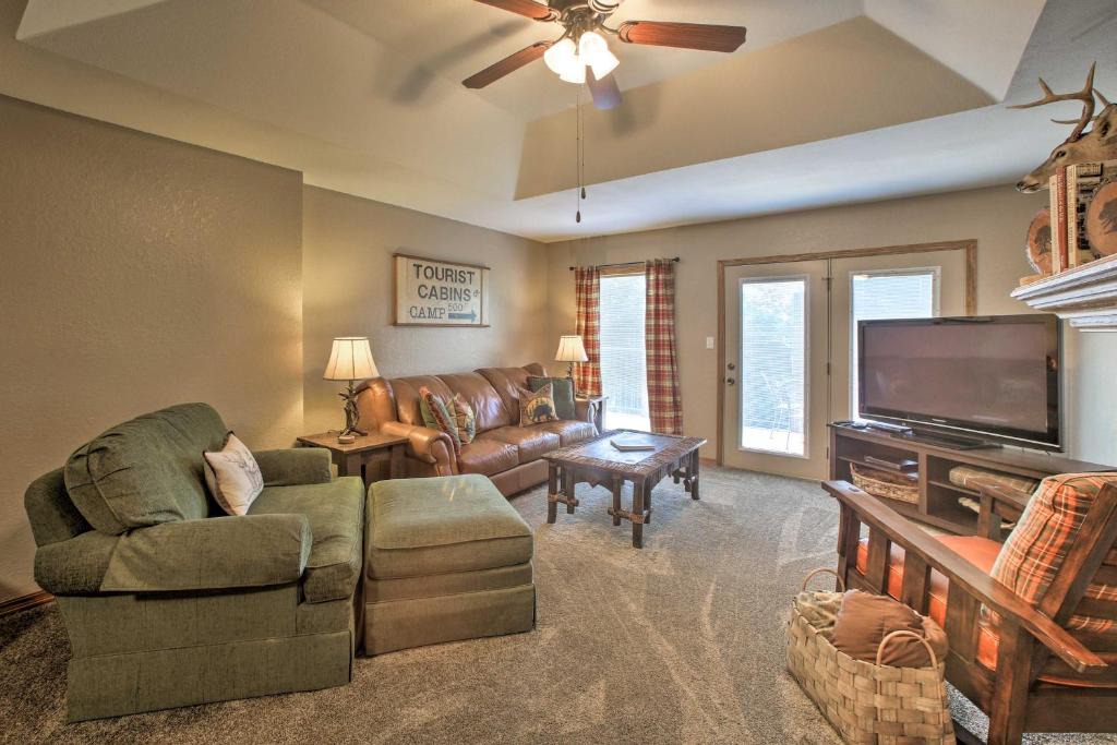 Branson West Apartment | Branson Area Condo with Pool and Fishing Lake Access!
