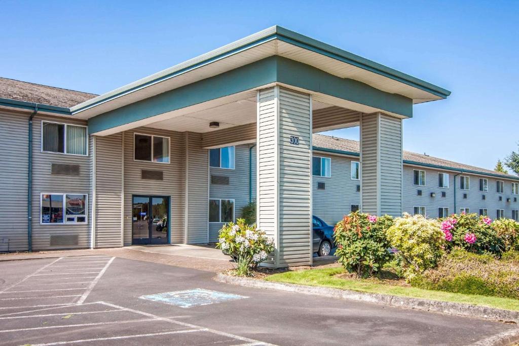 Sublimity Hotel | Bridgeway Inn & Suites