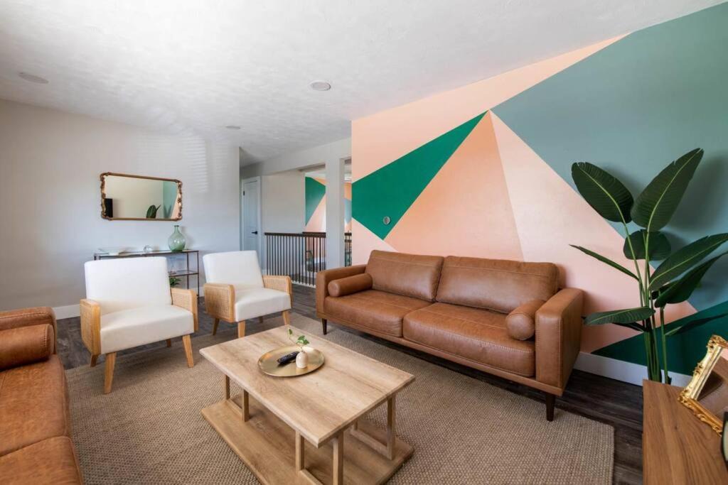 South Westminster House | Bright Newly Updated 4BD Denver Retreat W Games