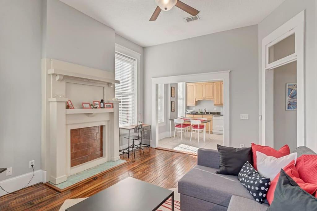 Springfield Apartment | Bright & spacious apt - very pet friendly!