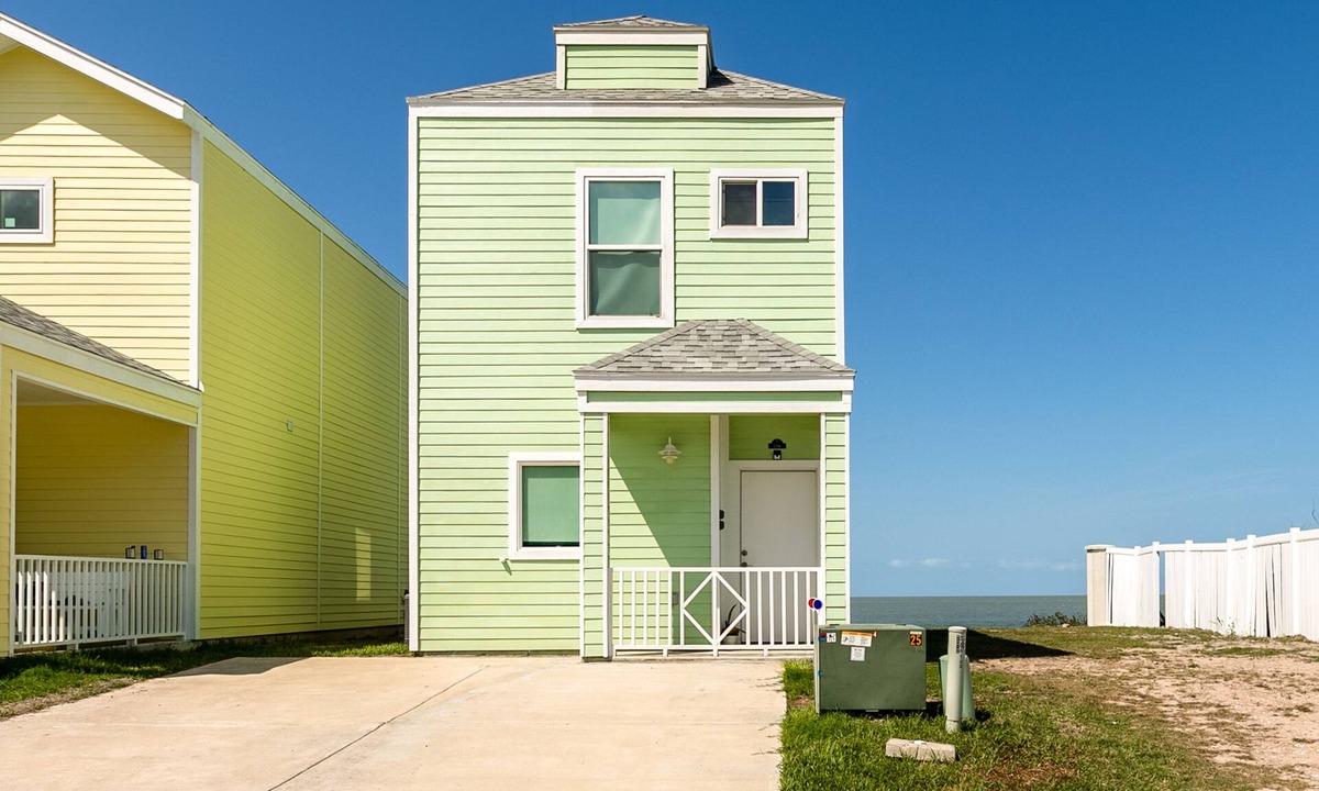 Port Isabel House | Bright Waterfront Home with Shared Pool, Water View, and High-Speed WiFi