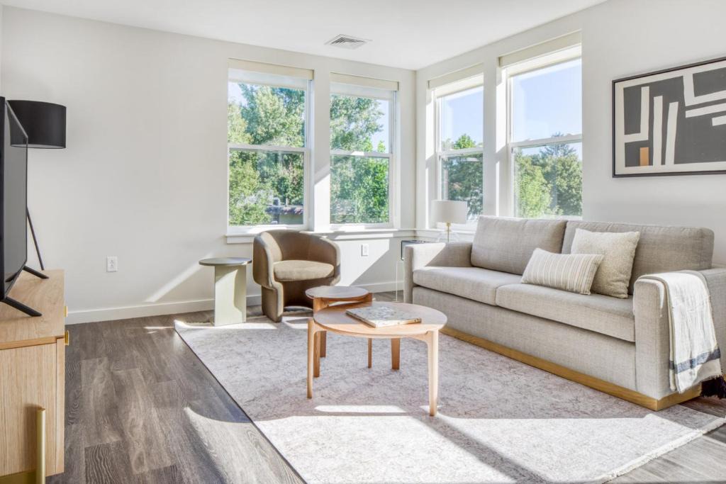 North Cambridge Apartment | Cambridge 2BR w WD Private access to Linr Park BOS-470