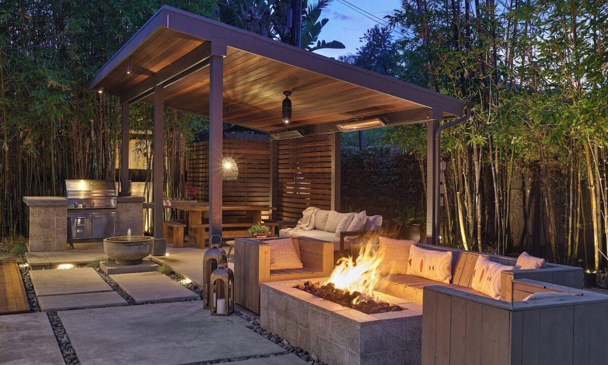 Olde Carlsbad House | Carlsbad Coastal Retreat · Carlsbad Hot Tub 30+ Day Stay 1 Mi to Beach