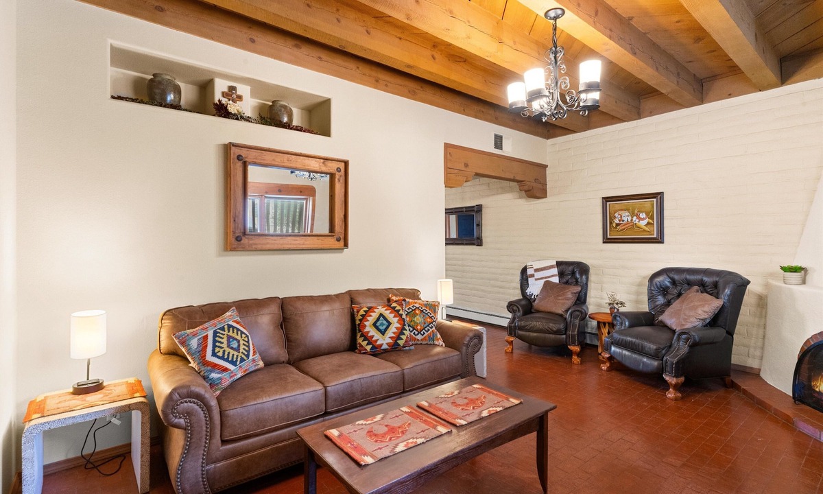 Downtown Albuquerque House | Casa de Kokopelli - Get a sense of the "New Mexico True" feel!n