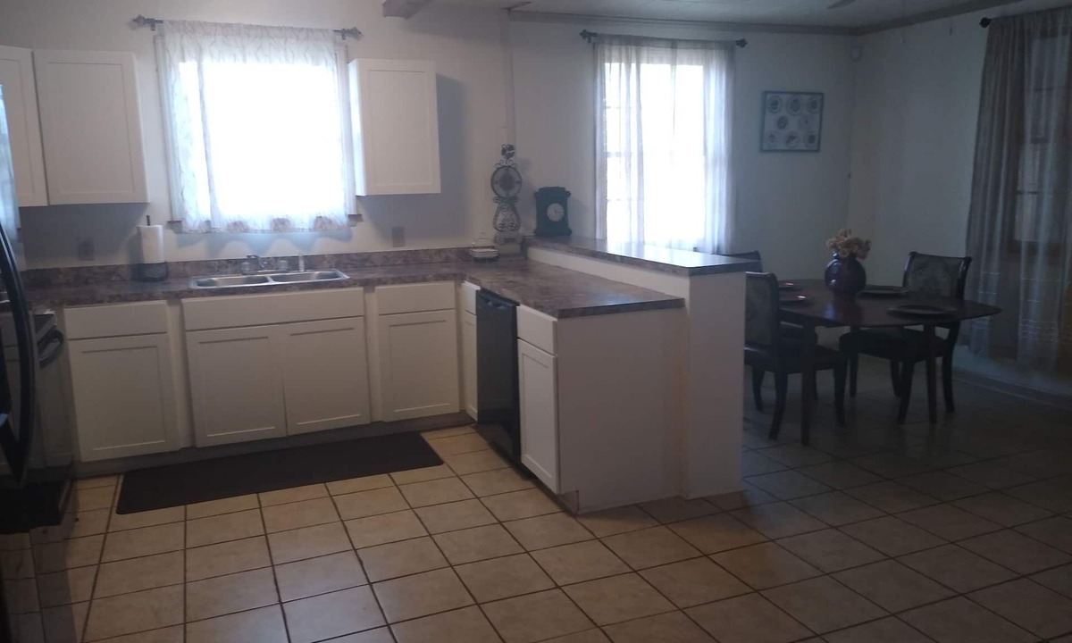 North Charleston House | Charleston "Home-Away-from-Home" - Close to All Major Attractions!