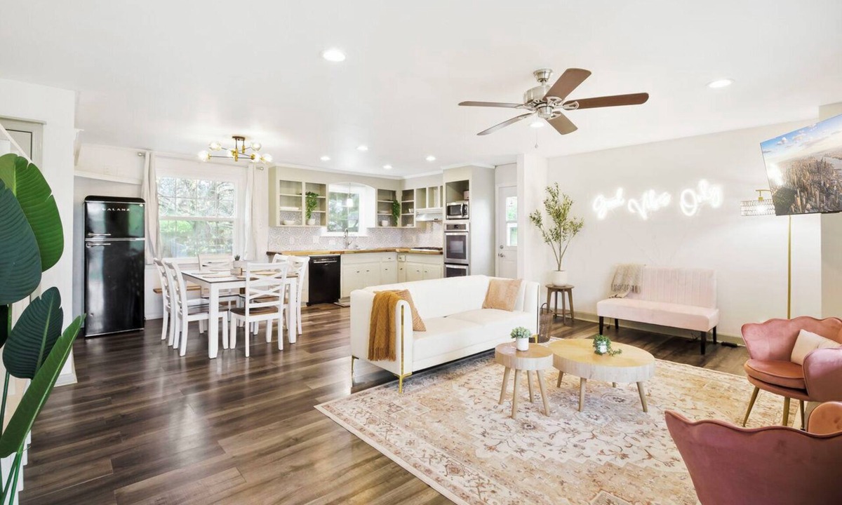 Charlotte Park House | Charming 5bd/4ba 15mi BNA 7mi Broadway 6mi Vandy