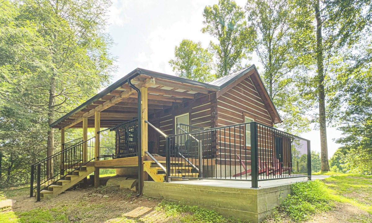 Mt Lookout Cabin | Charming Cabin. Located between New River Gorge and Summersville Lake