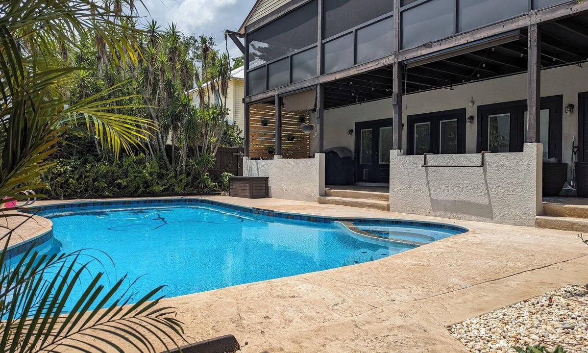 Cocoa House | Charming Cocoa Village Getaway