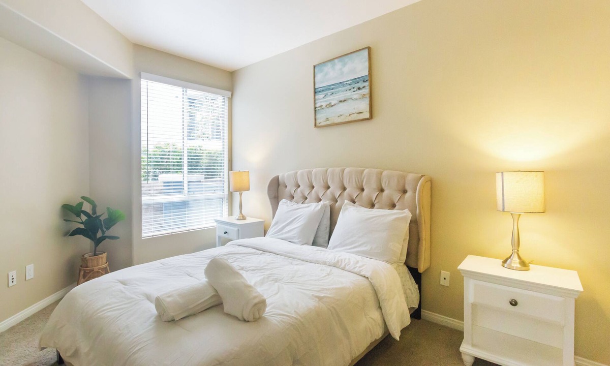 Marina Peninsula Apartment | Charming Oasis by the Beach 1Bed, fitness & Pool in gorgeous Marina del Rey