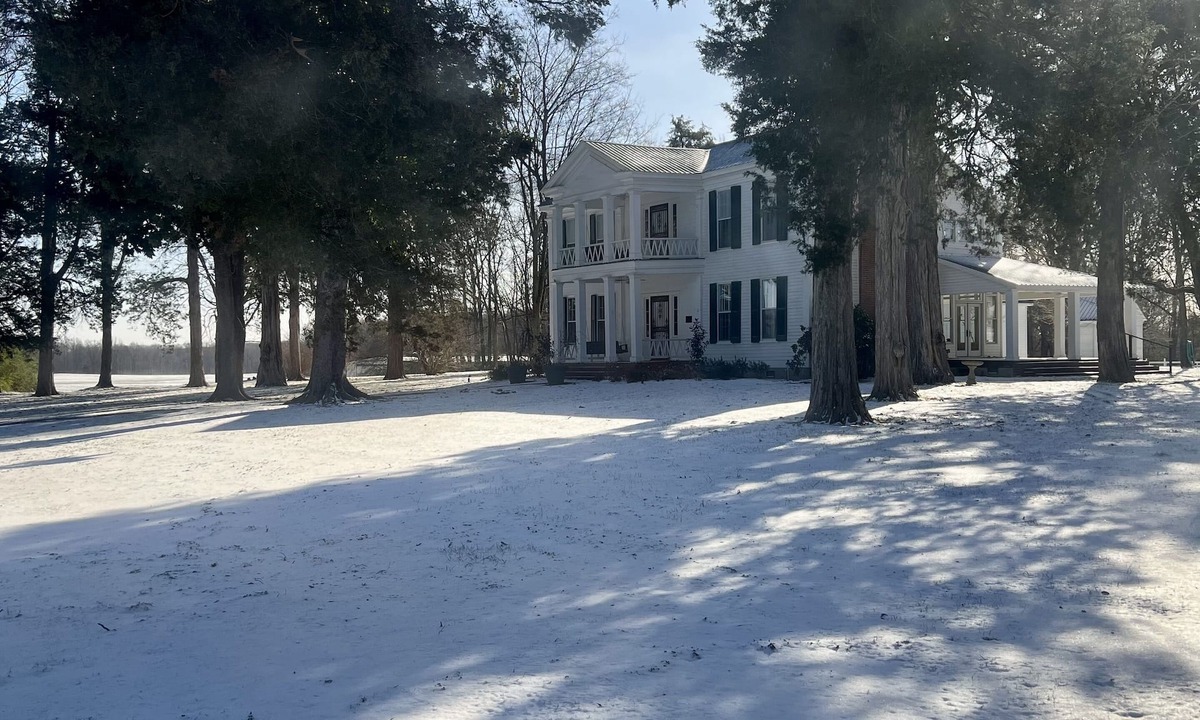 Ellendale House | Charming, southern retreat located on historic property