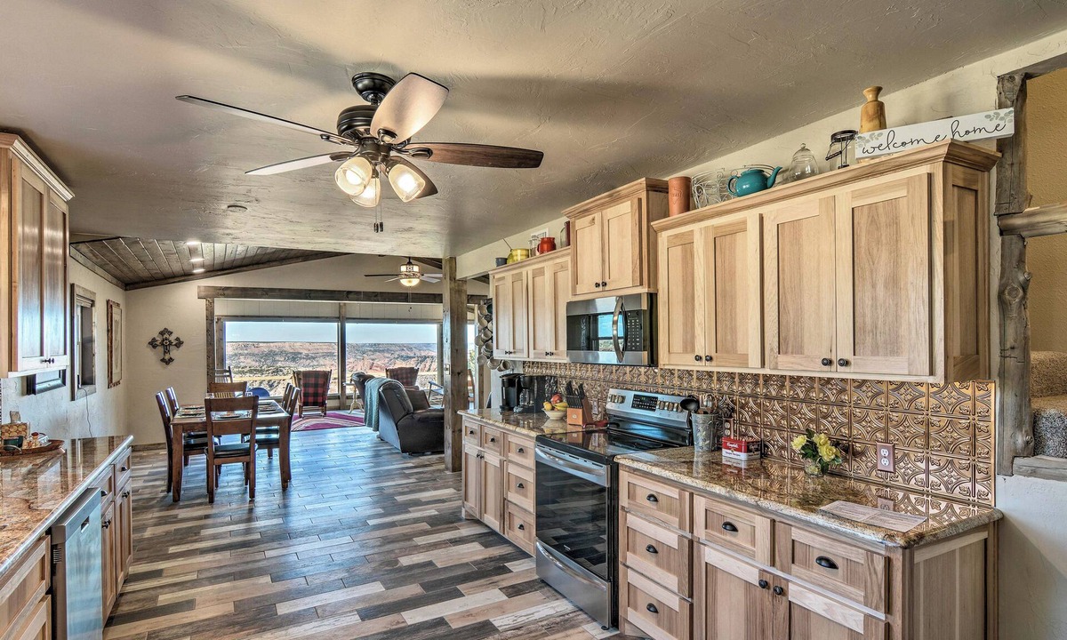 Canyon Cottage | Charming Texas Home w/Stunning Canyon Views!