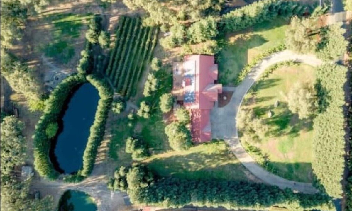 Loomis House | CHATEAU LOOMIS ~ Your European Getaway!