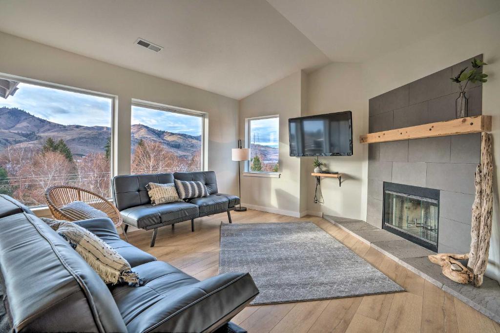 Chelan Apartment | Chic Chelan Condo with Balcony, Walk to Lake and Dtwn!