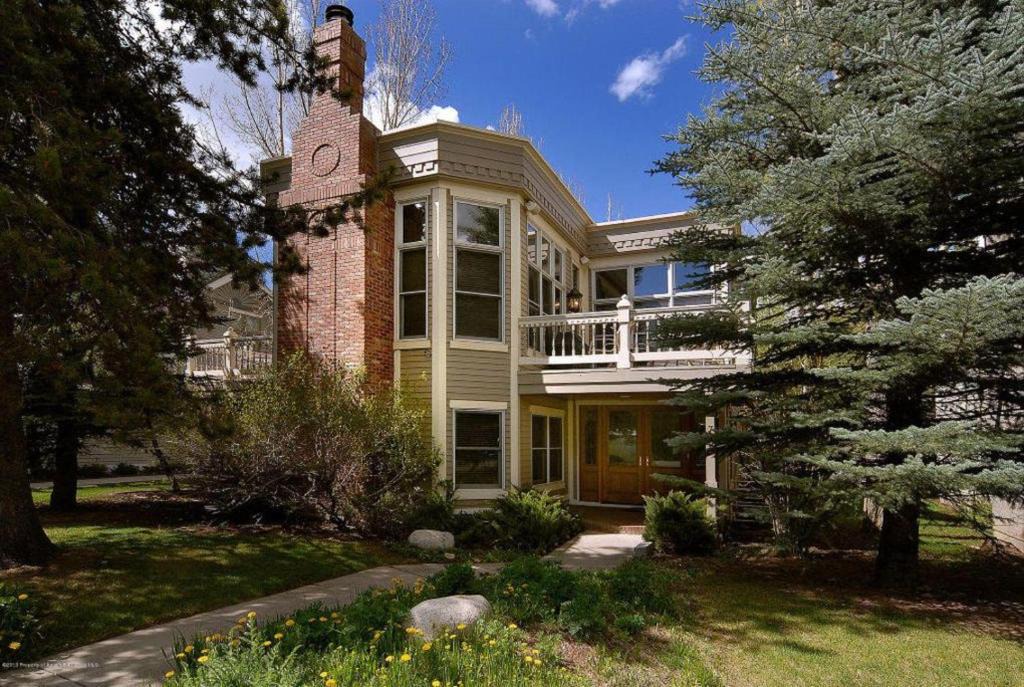 West End House | Classic West End Home
