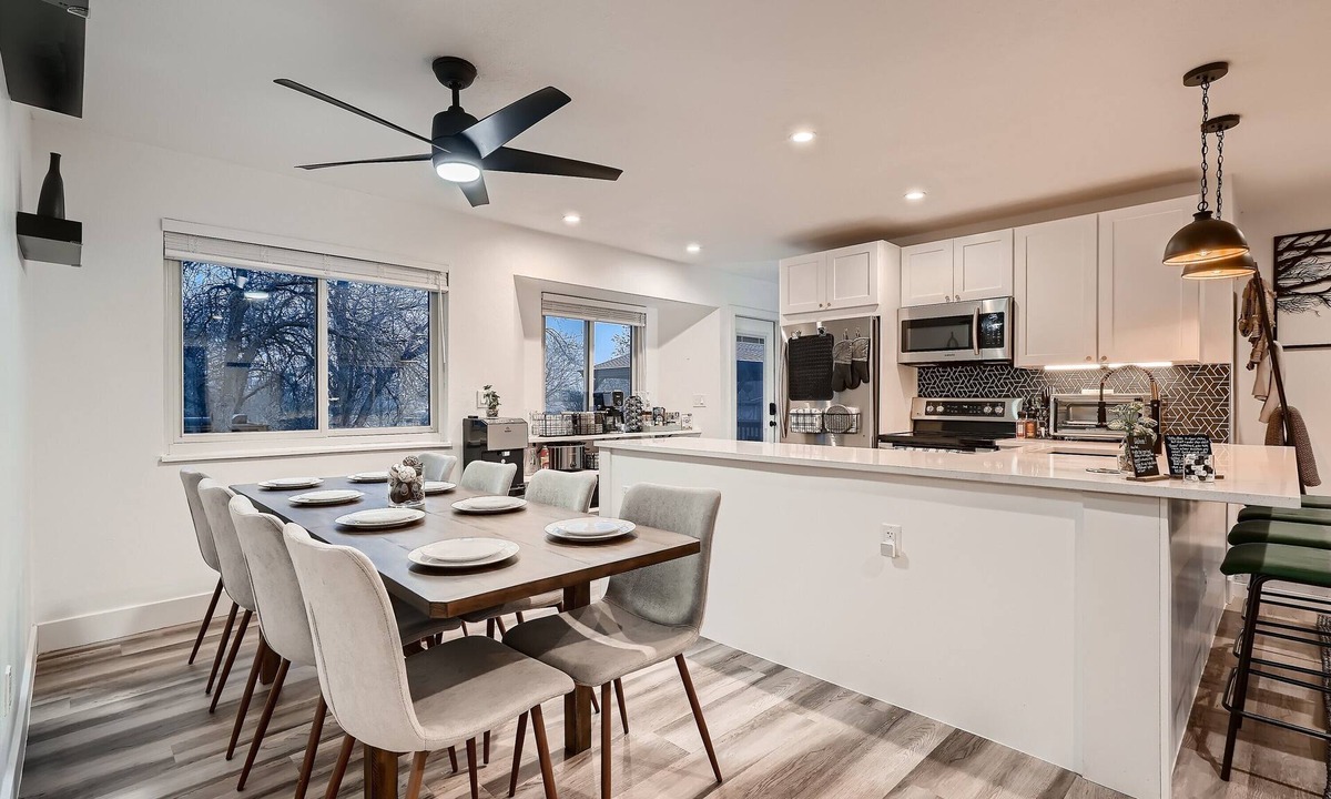 Lamar Heights Area House | Clean Cozy Chic - Easy Access to Denver - Great for Families
