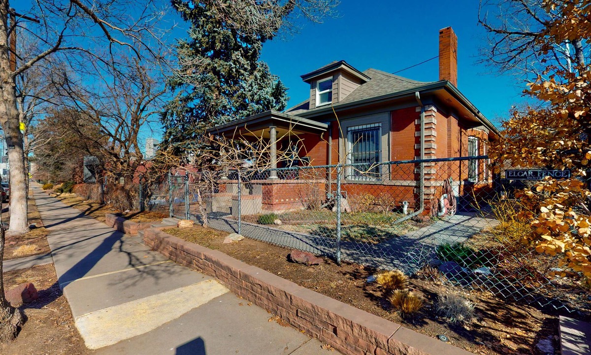 Lincoln Park Apartment | Comfortable guesthouse, prime location with patio