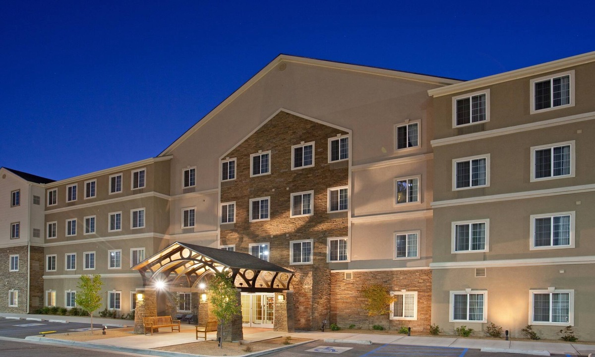 Albuquerque Apartment | Comms Accessible 1BR Suite | Free Breakfast + Pool