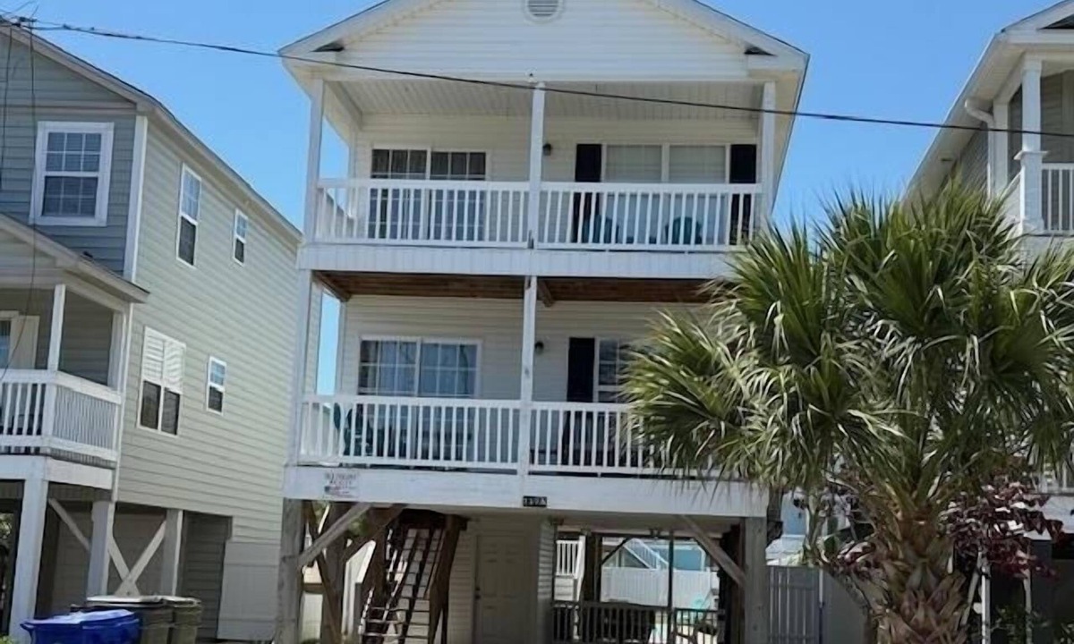 Surfside Beach House | Cooper's Lighthouse