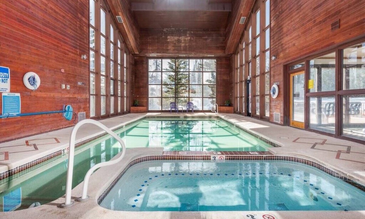 Brian Head Condo | Copper Chase Condo 104 Community pool, Jacuzzi