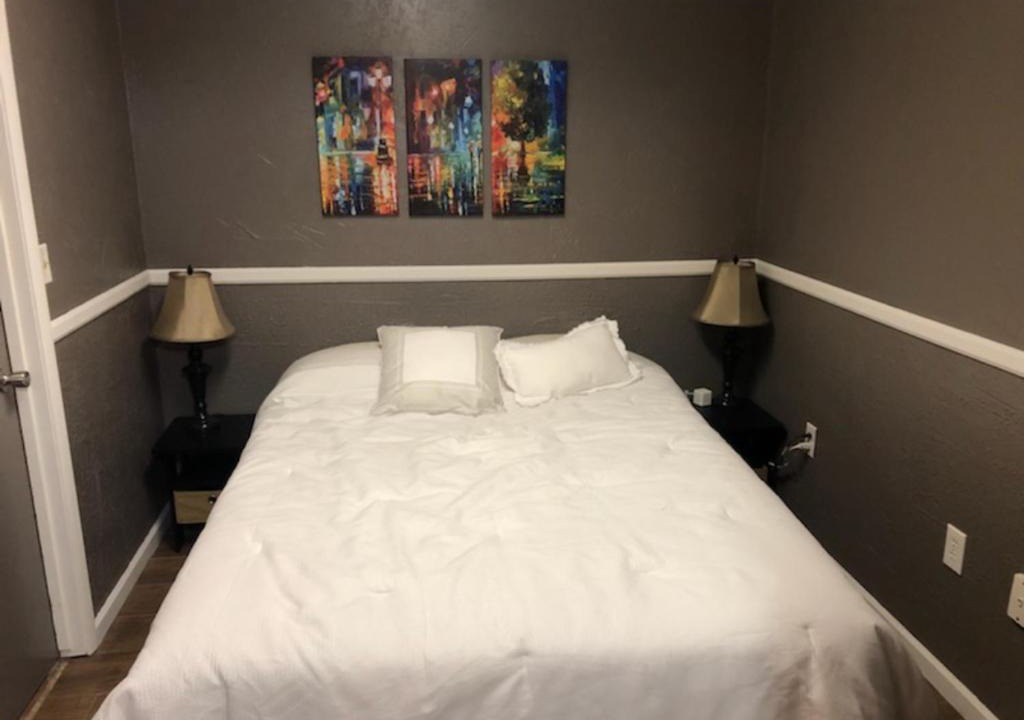 Carlsbad Hostel | Country Livin
